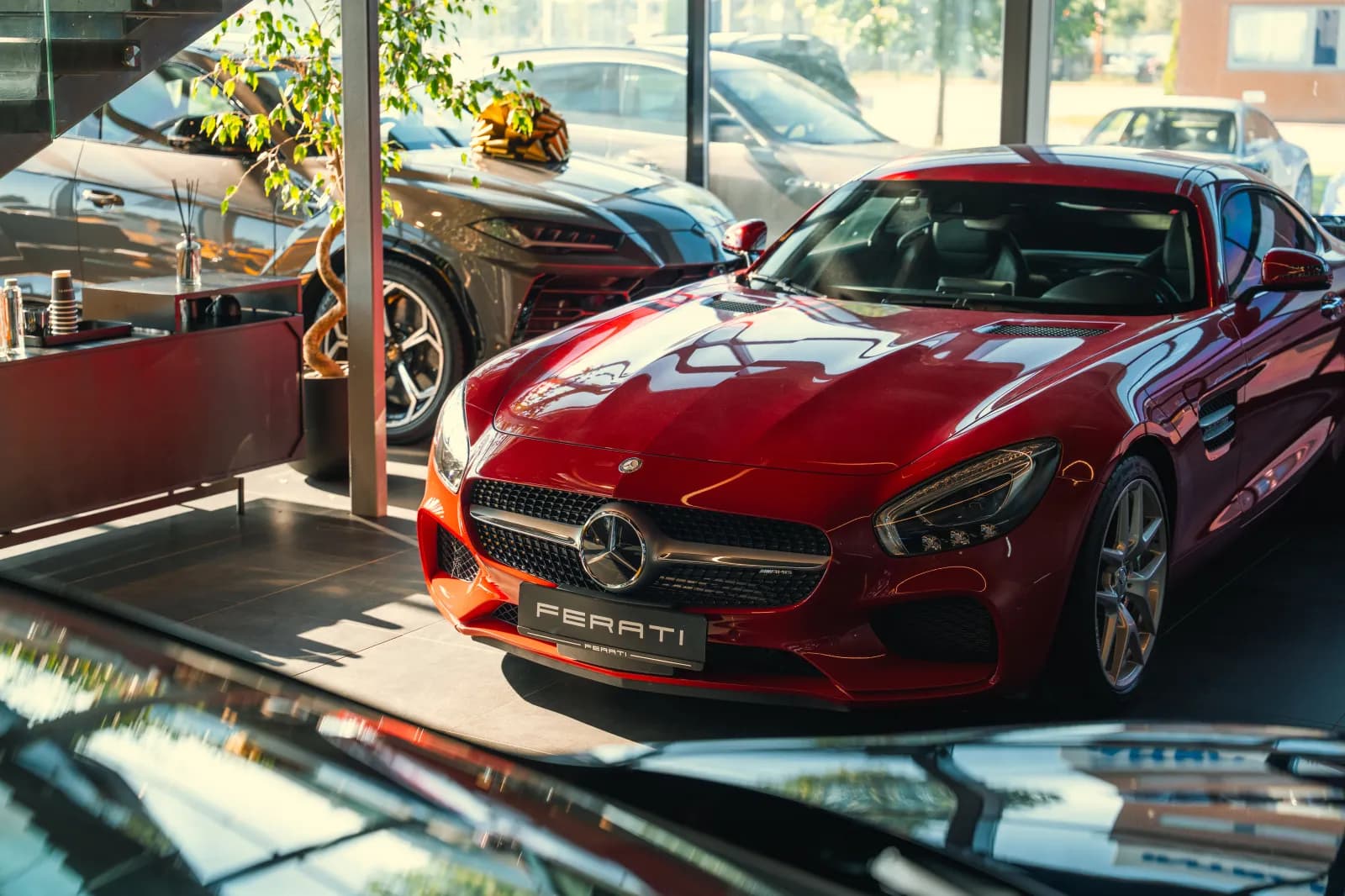 Mercedes-AMG GT Ferati esinduse salongis