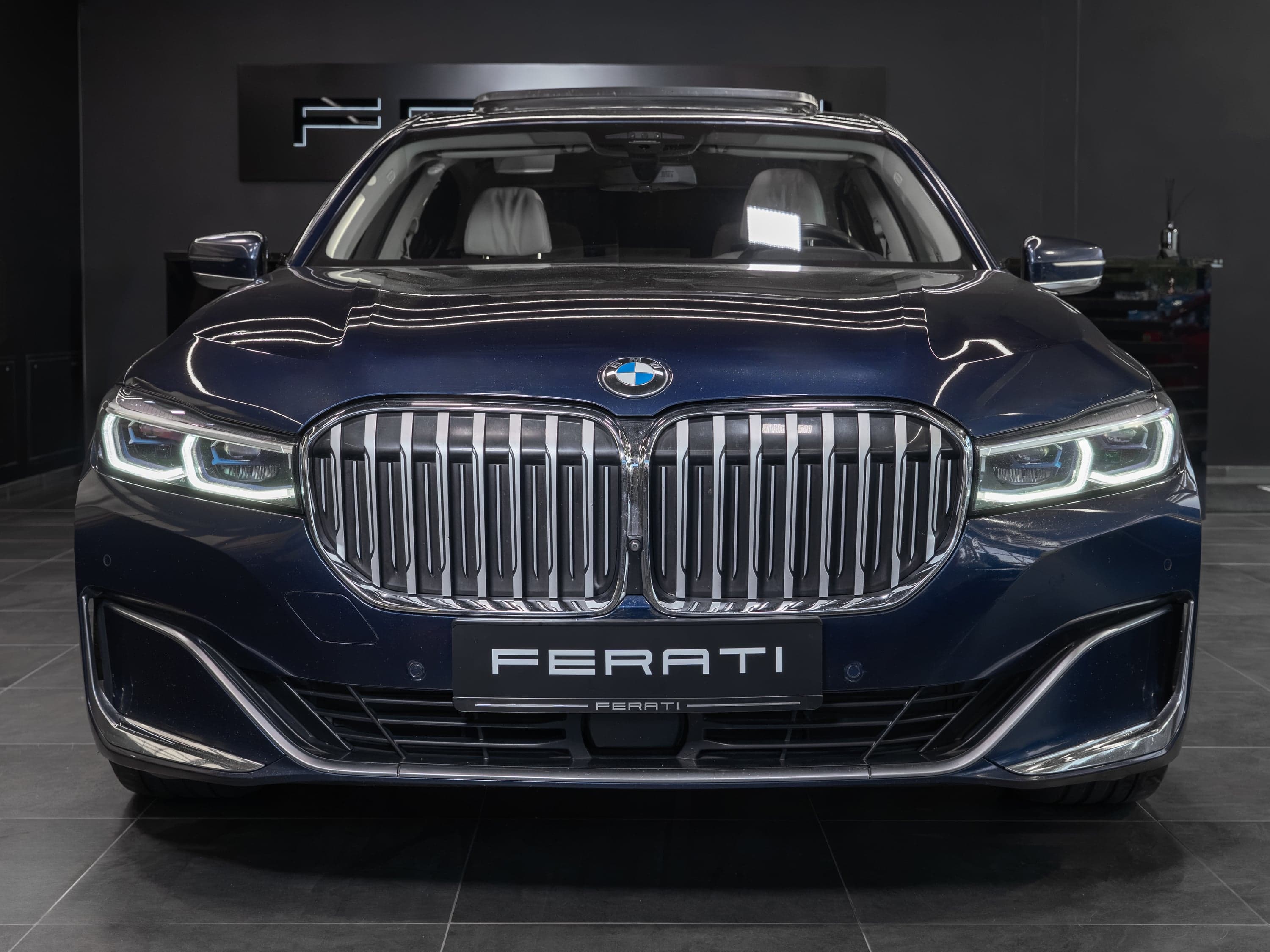 BMW 7 seeria: 745