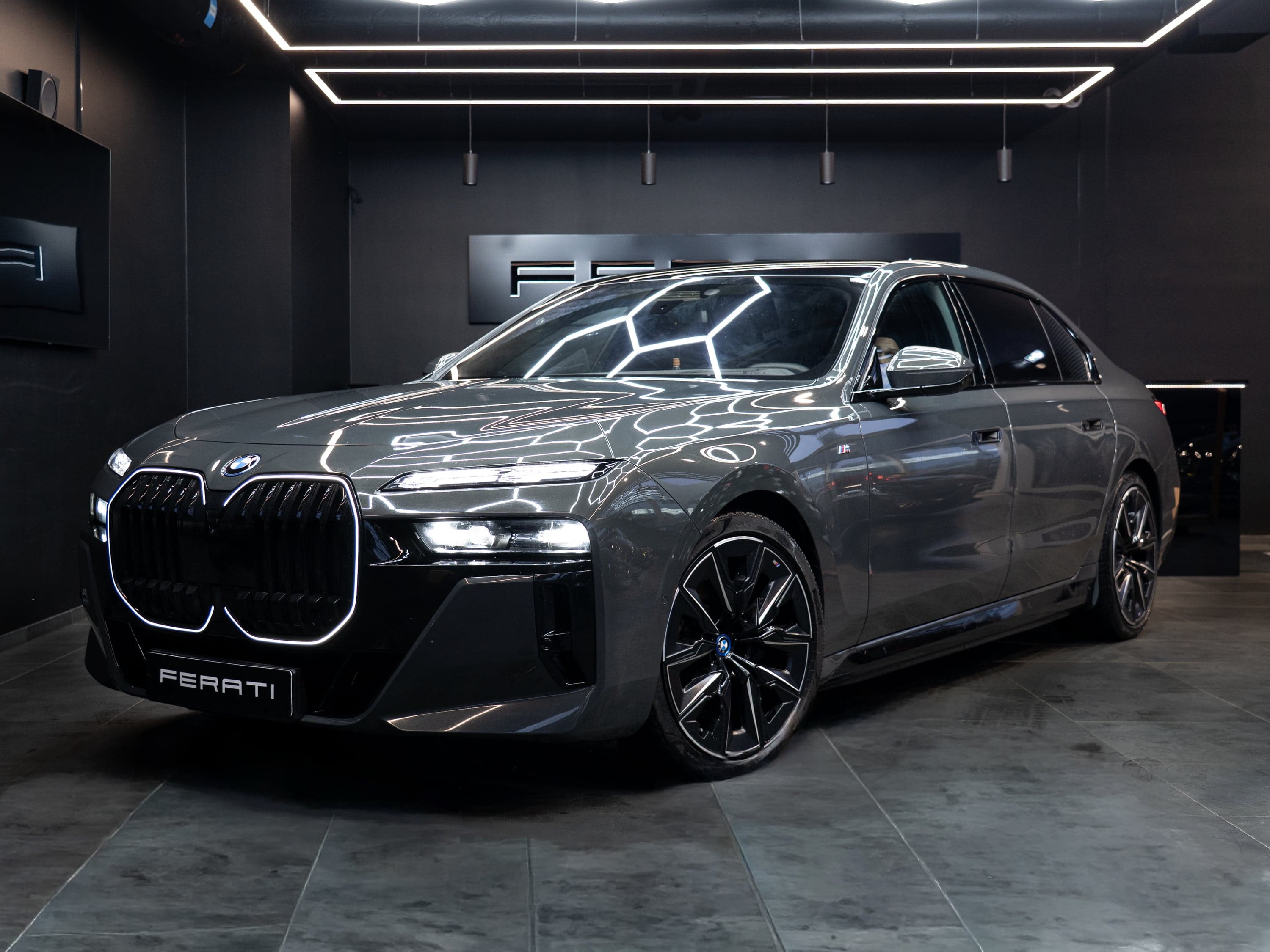 BMW i7: i7 xDrive60
