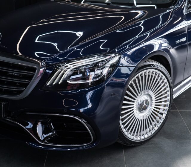 Mercedes-Benz S 63 AMG 💙 

・4.0 V8 ⏐ 450 kW  
・2018 ⏐ 183 000 km 
・Massaažifunktsiooniga istmed  
・Rear Seat Entertainment kahe ekraaniga 
・Burmester High-End helisüsteem 
・Panoraamkatus 
・Eritellimusel valmistatud 21” Sign101 veljed 
・Sofripakett 

Võta ühendust ja broneeri proovisõit:  
Georg Marten Tintse / +372 5783 9585 / georg.tintse@ferati.ee 
______ 

Mercedes-Benz S 63 AMG 💙 

・4.0 V8 ⏐ 450 kW  
・2018 ⏐ 183 000 km 
・Seats with massage function 
・Rear Seat Entertainment with dual screens 
・Burmester High-End sound system 
・Panoramic roof 
・Custom made 21” Sign101 wheels 
・Chauffeur Package 

Get in touch and book your test drive: 
Georg Marten Tintse / +372 5783 9585 / georg.tintse@ferati.ee
